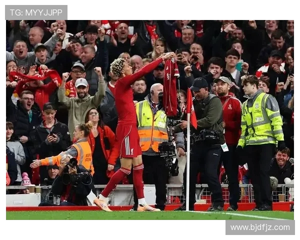 弗兰克怒批埃基蒂克进球为误判称裁判未判犯规严重失误