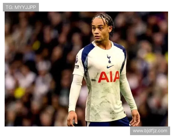 以弗兰克直言VAR误判埃基蒂克进球西蒙斯红牌判罚过严引争议 以弗兰克直言VAR误判埃基蒂克进球西蒙斯红牌判罚过严引争议