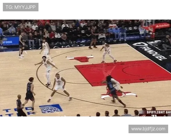 查克吉迪观察对阵老鹰12次助攻准三双镜头解析传球技法实战视角