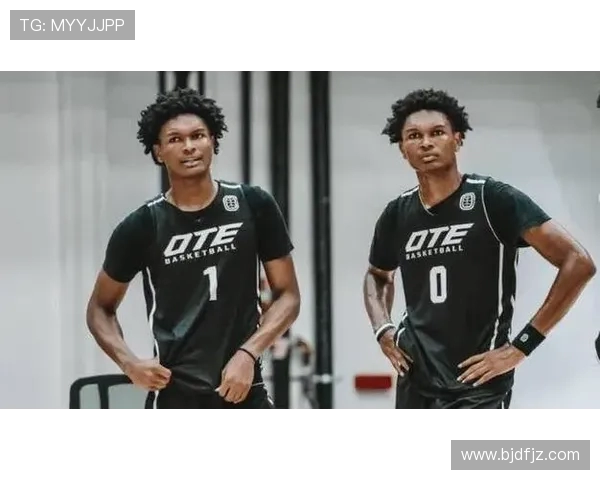 以阿门谈兄弟对决奥萨尔调侃被叫小弟的赛场心态与成长表现篮球